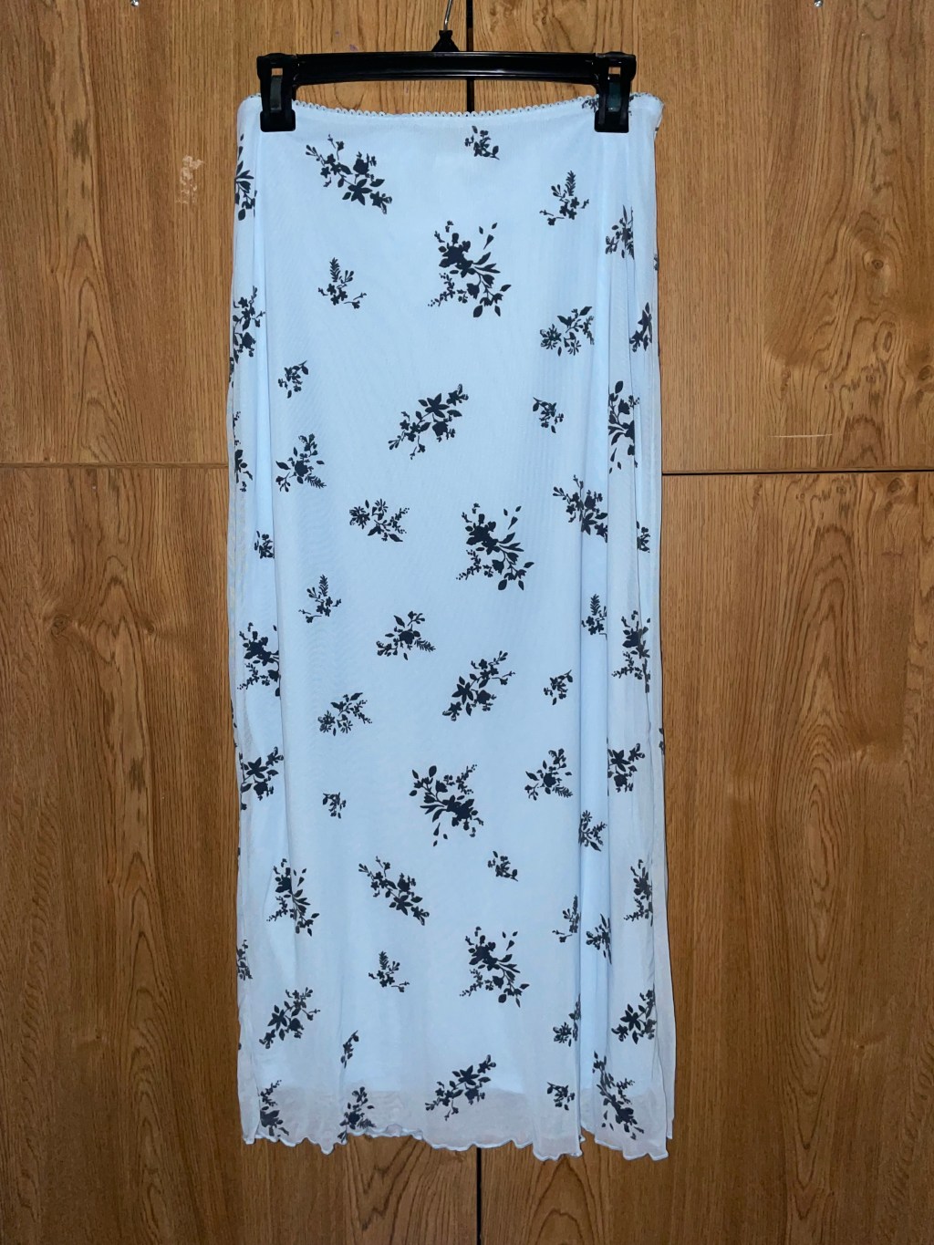 Maxi Skirt Outfit Idea